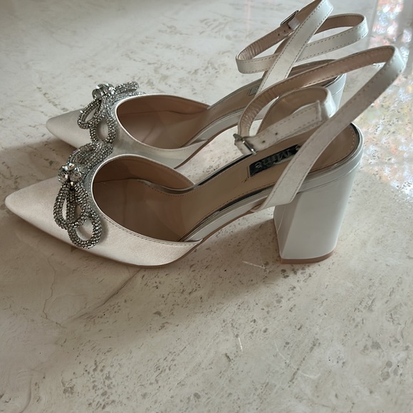 Be Mine sequence bridal shoes, size 6 never worn. - Picture 2 of 4